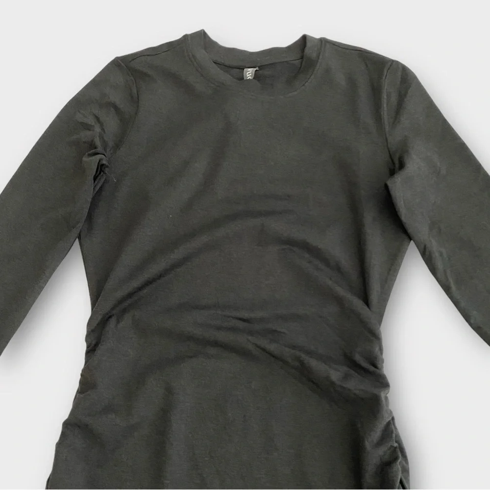 Vuori Women Long Sleeve Halo Essential Dress Size XS DreamKnit Black Heather NWT - Picture 2 of 9